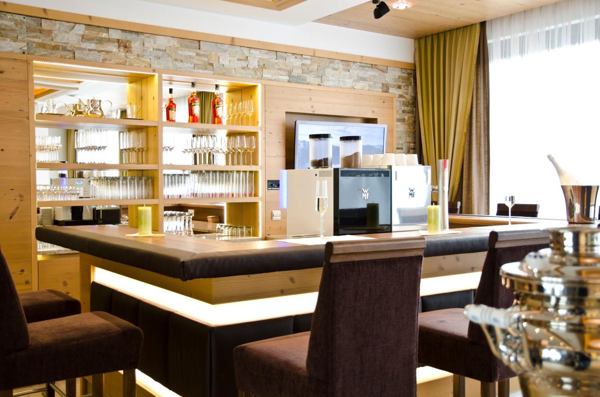 Hotel Garni Arosa 4*